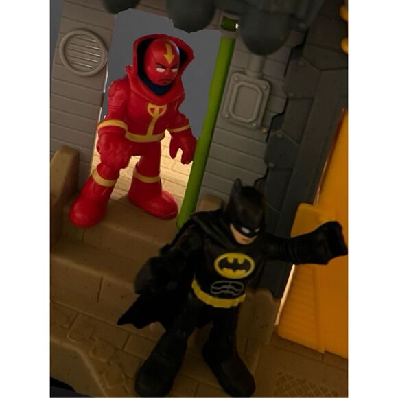 Fisher Price Imaginext DC Super Friends Batman Gotham City Police Dept Set - Picture 4 of 11